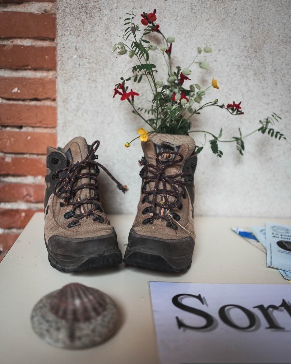 The proper use of hiking boots on the Camino de Santiago